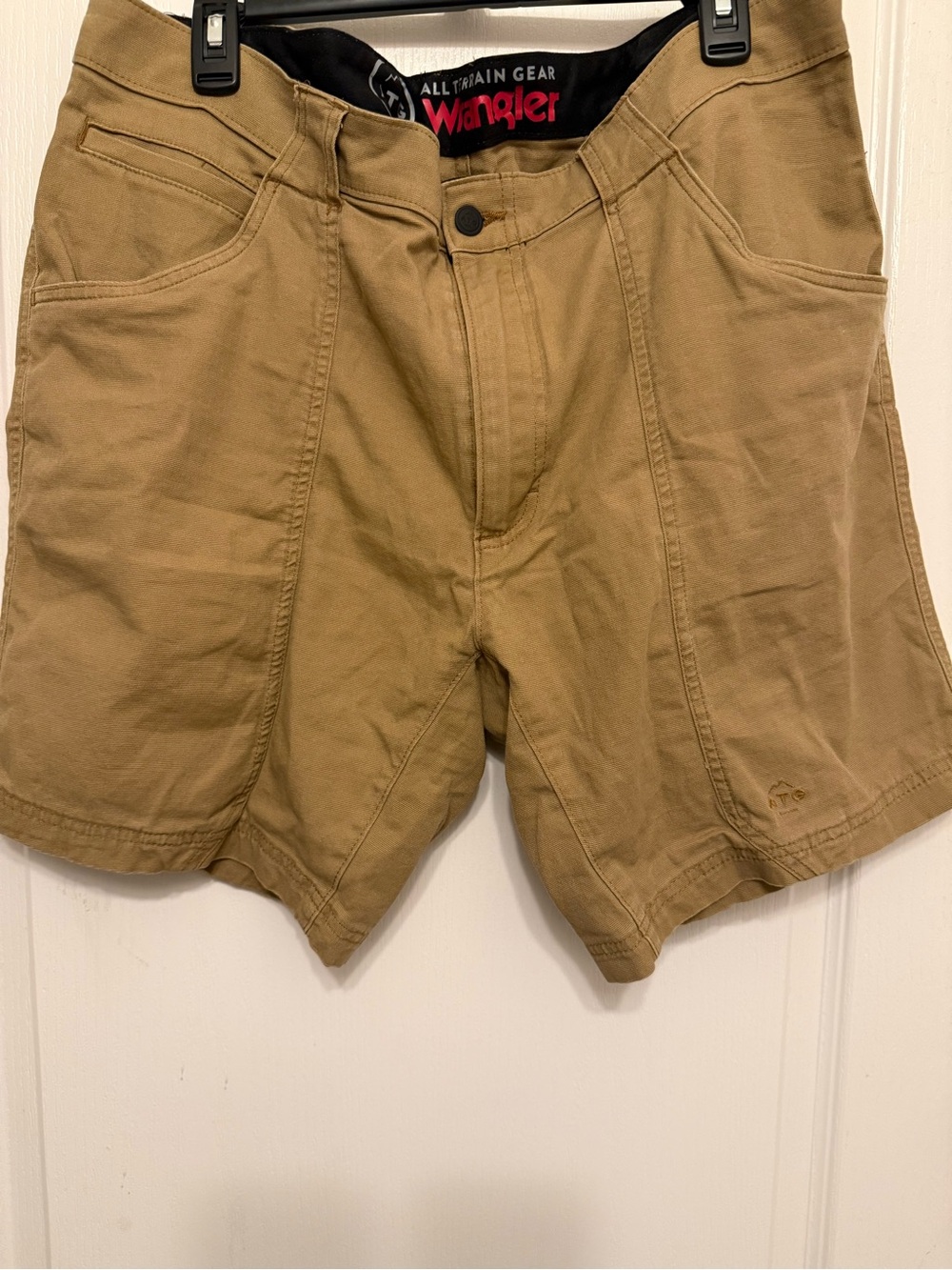 Wrangler ATG Men's Outdoor Utility Shorts Size 38 Tan Khaki Hiking Stretch